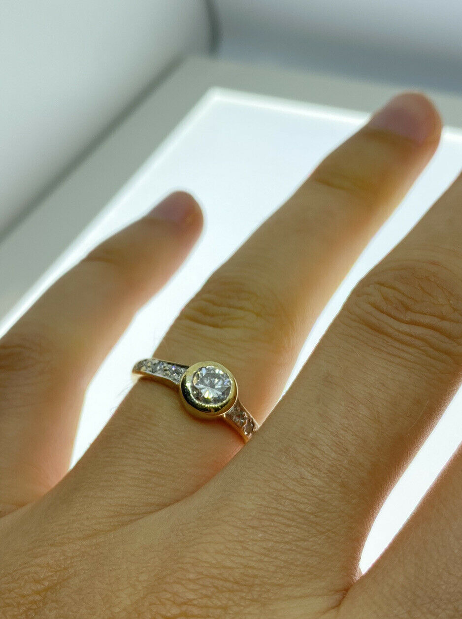 Sandra Round Diamond Engagement Ring | Carriage Diamonds
